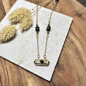 Collier Talisman de Flore en agate noire